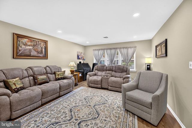 57 KINGSTON WAY, Southampton, NJ 08088