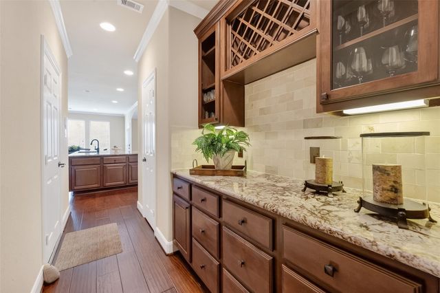 10 Cayuga Pond Court, Spring, TX 77389