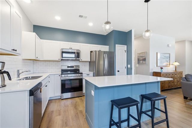 27116 E Sycamore Street, Lee's Summit, MO 64086
