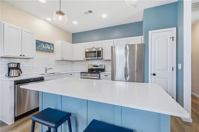 27116 E Sycamore Street, Lee's Summit, MO 64086
