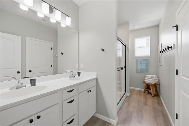 27116 E Sycamore Street, Lee's Summit, MO 64086