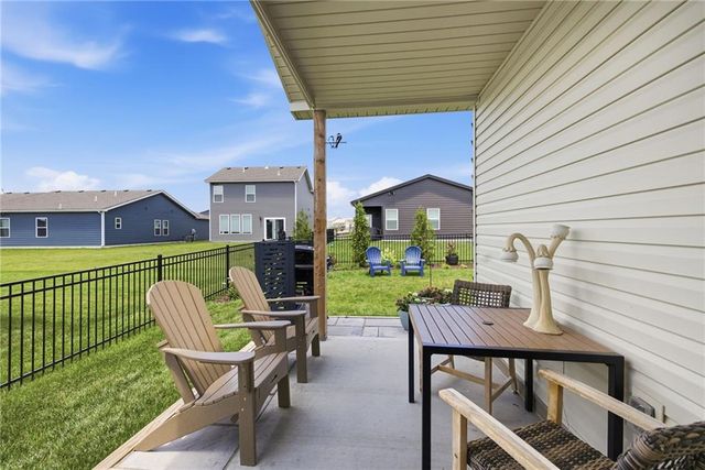 27116 E Sycamore Street, Lee's Summit, MO 64086