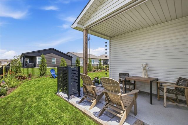 27116 E Sycamore Street, Lee's Summit, MO 64086