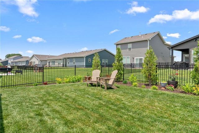 27116 E Sycamore Street, Lee's Summit, MO 64086