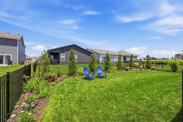 27116 E Sycamore Street, Lee's Summit, MO 64086