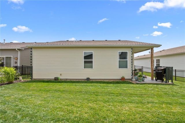 27116 E Sycamore Street, Lee's Summit, MO 64086