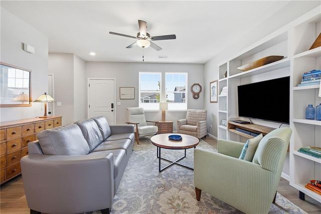 27116 E Sycamore Street, Lee's Summit, MO 64086