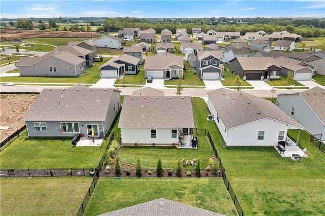 27116 E Sycamore Street, Lee's Summit, MO 64086