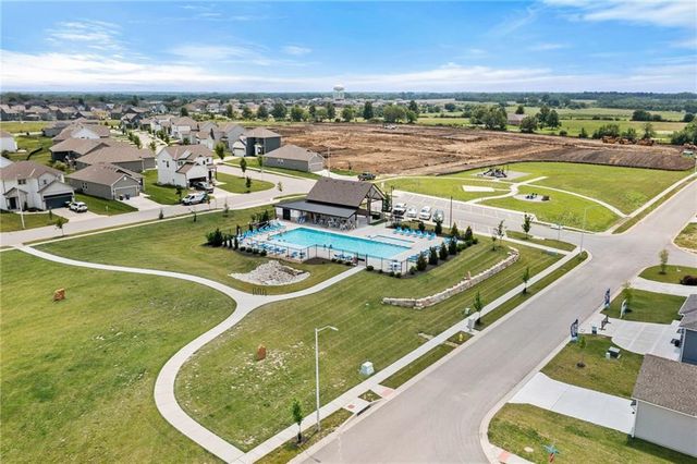 27116 E Sycamore Street, Lee's Summit, MO 64086