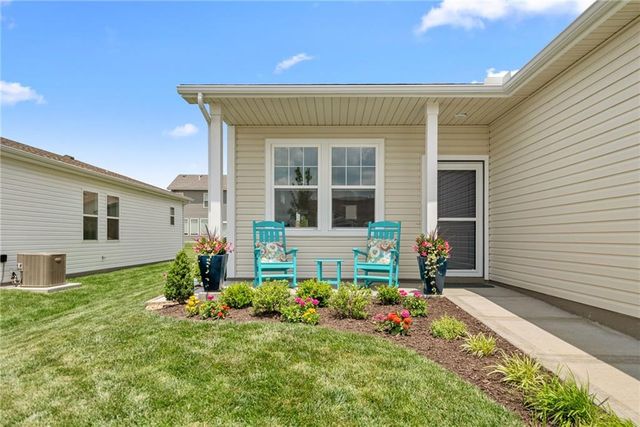 27116 E Sycamore Street, Lee's Summit, MO 64086