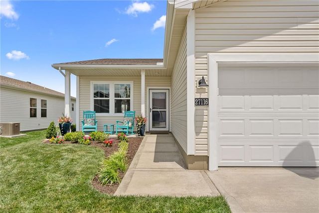 27116 E Sycamore Street, Lee's Summit, MO 64086