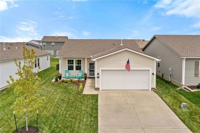 27116 E Sycamore Street, Lee's Summit, MO 64086