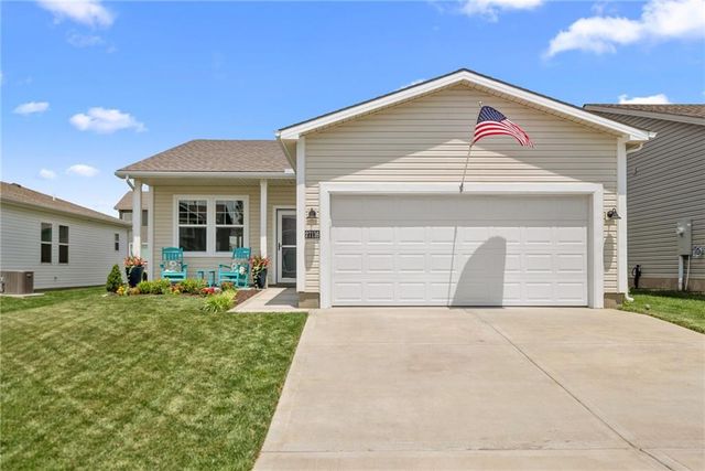 27116 E Sycamore Street, Lee's Summit, MO 64086