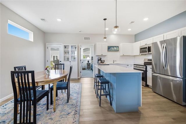 27116 E Sycamore Street, Lee's Summit, MO 64086