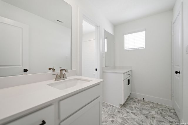 146 Richard Drive, Castroville, TX 78009