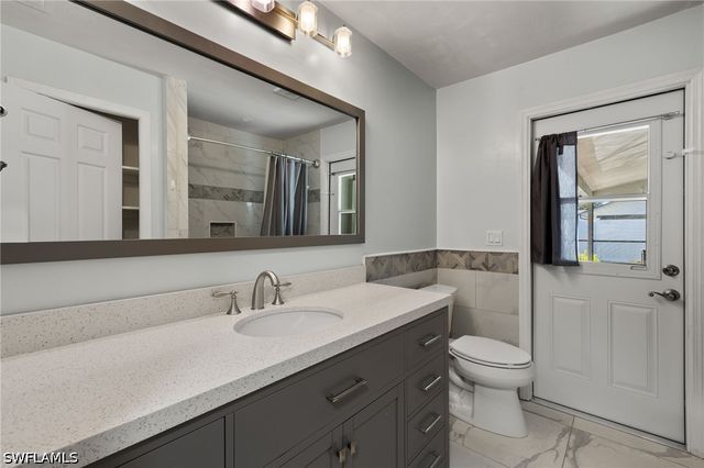 194 Wickliffe DR, Naples, FL 34110