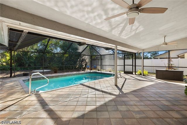 194 Wickliffe DR, Naples, FL 34110