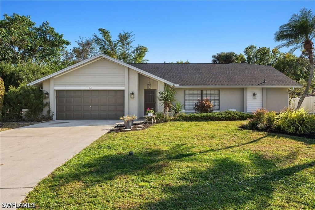 194 Wickliffe DR, Naples, FL 34110