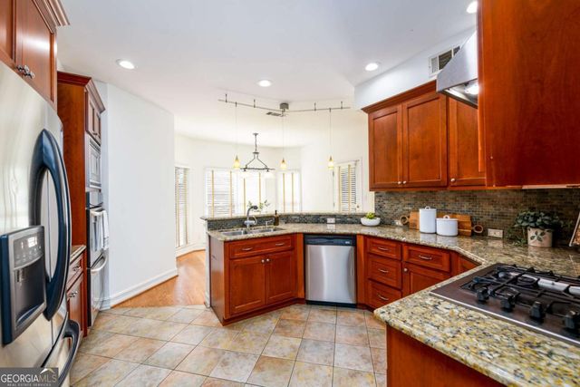 1560 Oak Park Cove, Decatur, GA 30033