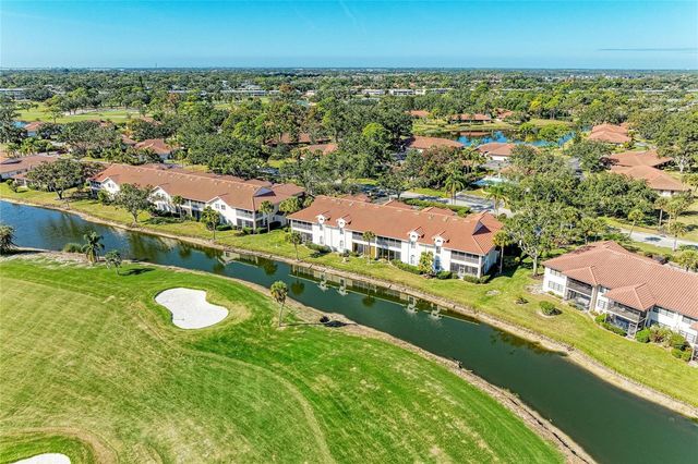 5588 GOLF POINTE DRIVE 1, Sarasota, FL 34243