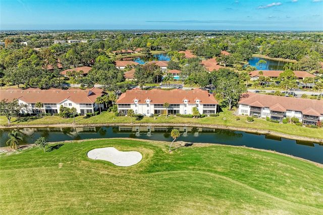 5588 GOLF POINTE DRIVE 1, Sarasota, FL 34243