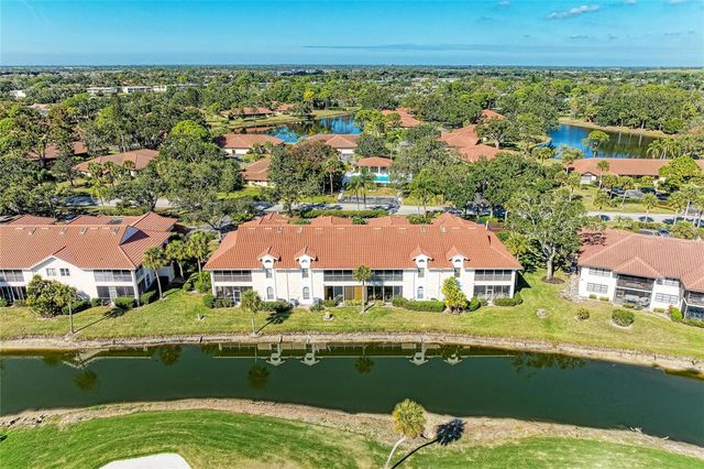 5588 GOLF POINTE DRIVE 1, Sarasota, FL 34243