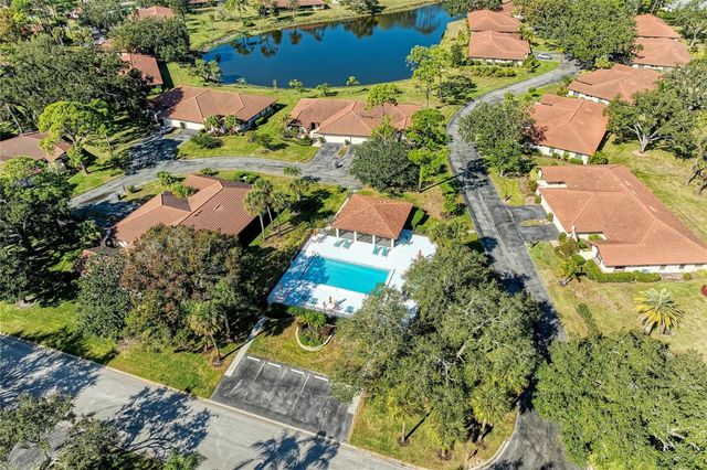 5588 GOLF POINTE DRIVE 1, Sarasota, FL 34243