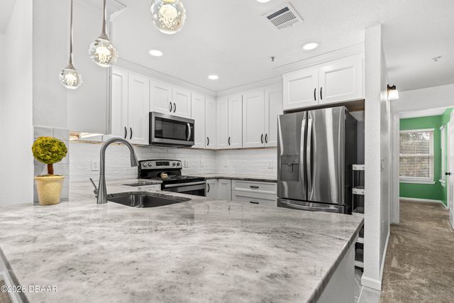 940 Village Trl Unit 3-202, Port Orange, FL 32127