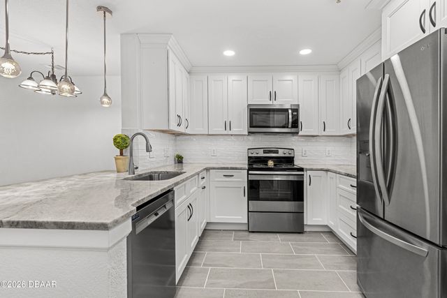 940 Village Trl Unit 3-202, Port Orange, FL 32127