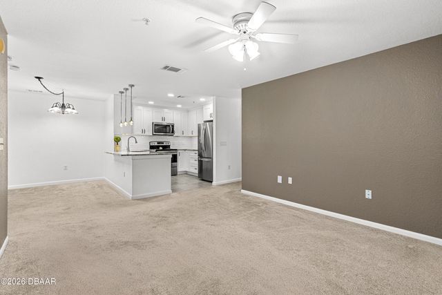 940 Village Trl Unit 3-202, Port Orange, FL 32127