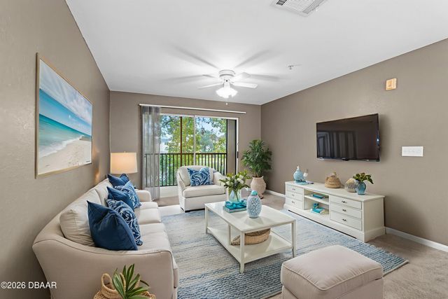 940 Village Trl Unit 3-202, Port Orange, FL 32127