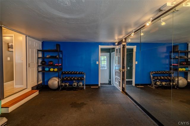 4940 Crestwood Lane, Onondaga, NY 13215