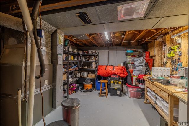4940 Crestwood Lane, Onondaga, NY 13215