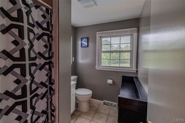 4940 Crestwood Lane, Onondaga, NY 13215