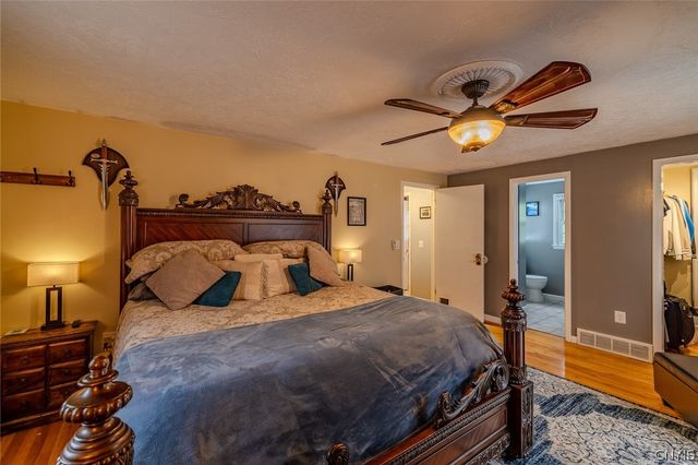 4940 Crestwood Lane, Onondaga, NY 13215