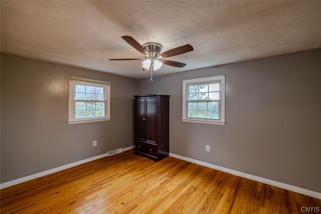 4940 Crestwood Lane, Onondaga, NY 13215