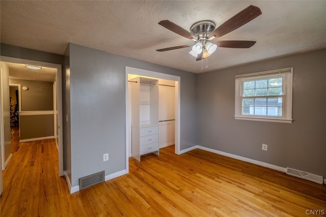 4940 Crestwood Lane, Onondaga, NY 13215