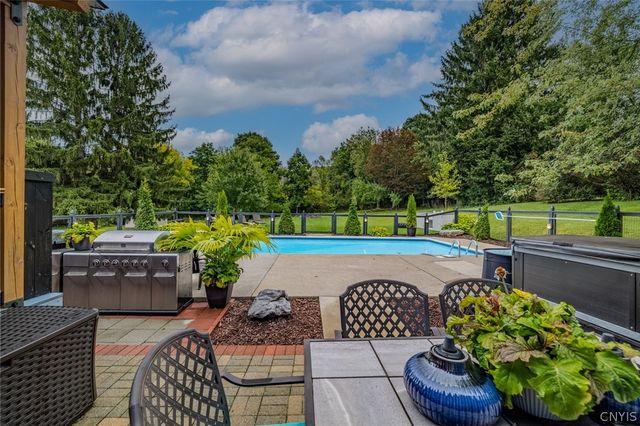 4940 Crestwood Lane, Onondaga, NY 13215