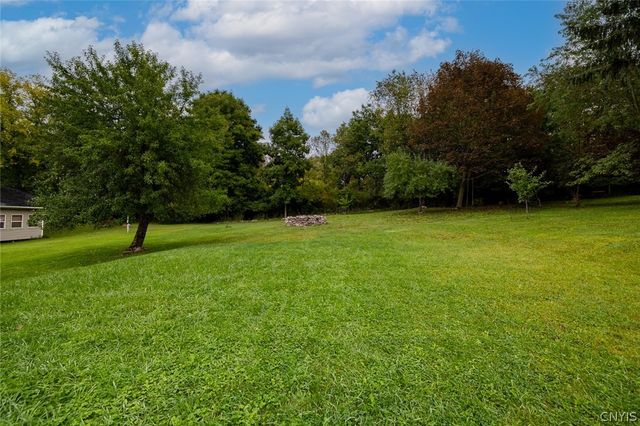 4940 Crestwood Lane, Onondaga, NY 13215