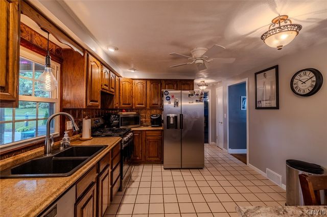 4940 Crestwood Lane, Onondaga, NY 13215