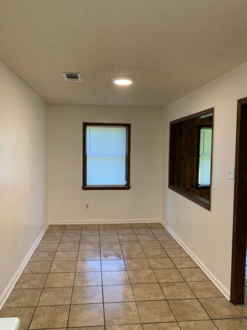 1941 CLIFTON AVE, Memphis, TN 38127