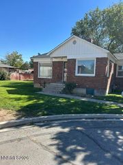 4 Strobel Way, Sparks, NV 89431