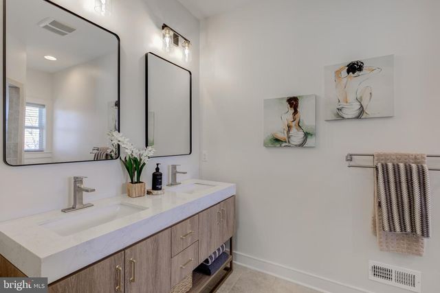 65 WESTTOWN THORNTON RD, West Chester, PA 19382