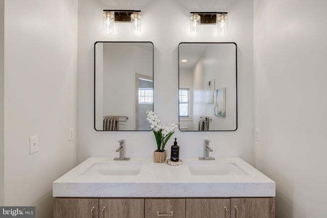 65 WESTTOWN THORNTON RD, West Chester, PA 19382