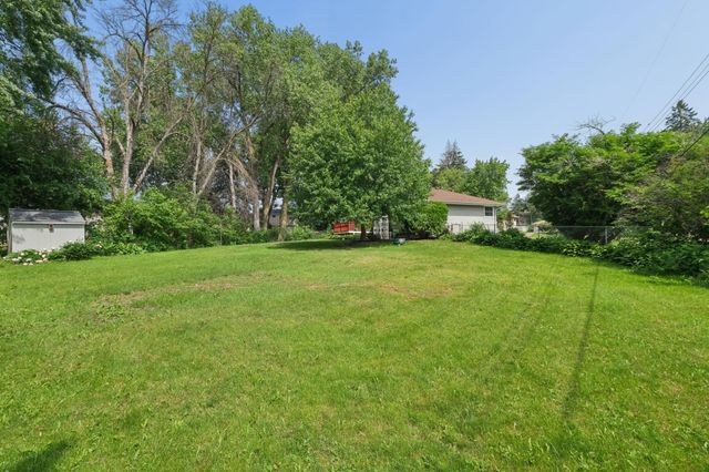 7813 53rd Avenue N, New Hope, MN 55428