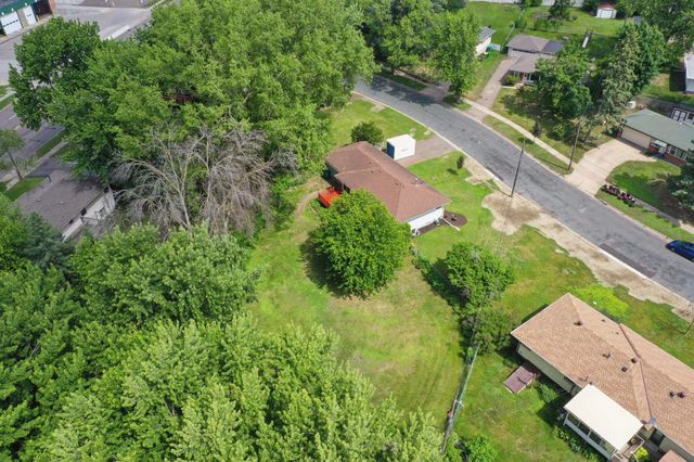 7813 53rd Avenue N, New Hope, MN 55428