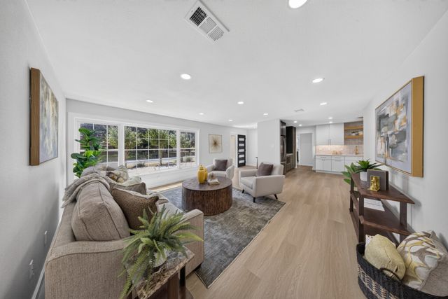3558 South Drive, Fort Worth, TX 76109