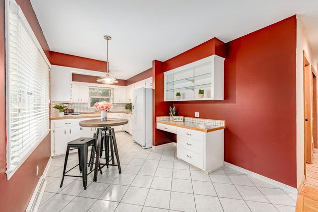 4212 N 95th STREET, Wauwatosa, WI 53222