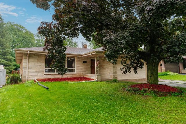 4212 N 95th STREET, Wauwatosa, WI 53222