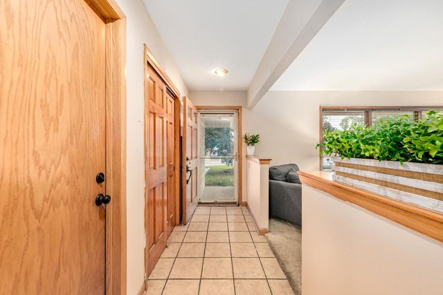 4212 N 95th STREET, Wauwatosa, WI 53222